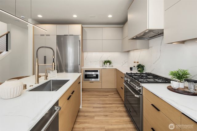 543 16th Avenue W, Kirkland, WA 98033
