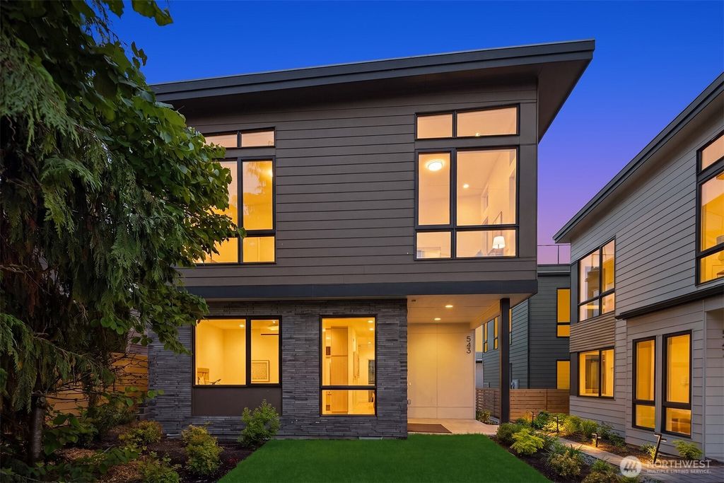 543 16th Avenue W, Kirkland, WA 98033