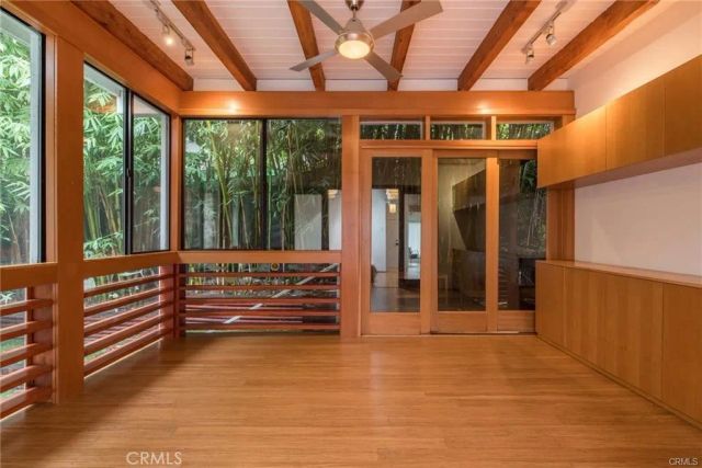 2828 Pacific View, Los Angeles, CA 90068