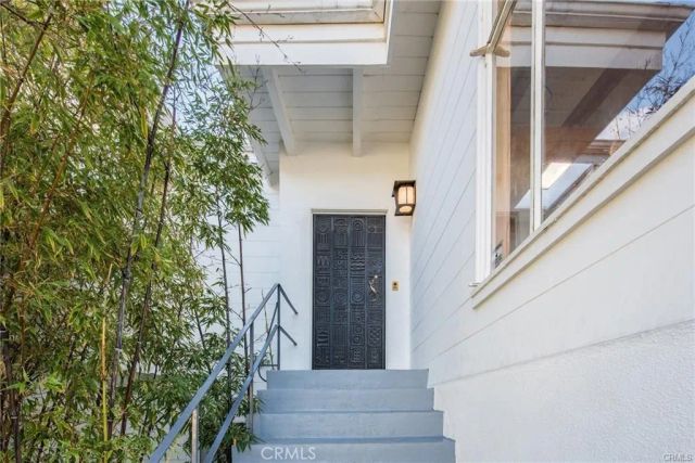 2828 Pacific View, Los Angeles, CA 90068