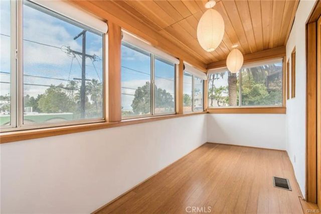 2828 Pacific View, Los Angeles, CA 90068