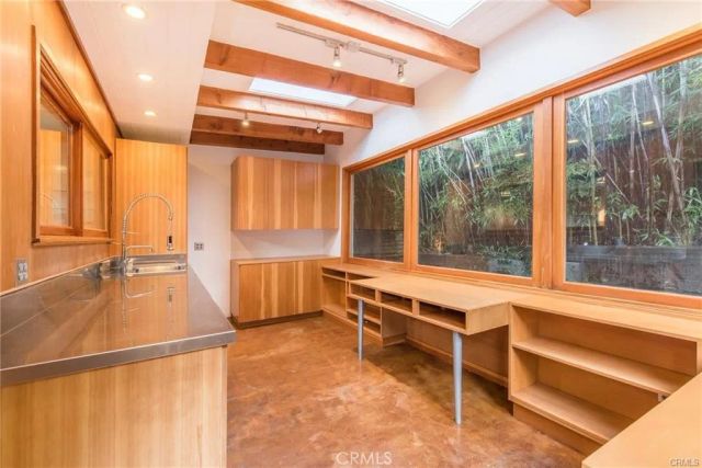 2828 Pacific View, Los Angeles, CA 90068