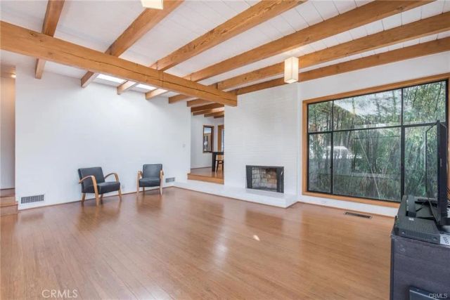 2828 Pacific View, Los Angeles, CA 90068