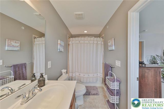 3476 Westminster Way, Upper Nazareth Twp, PA 18064