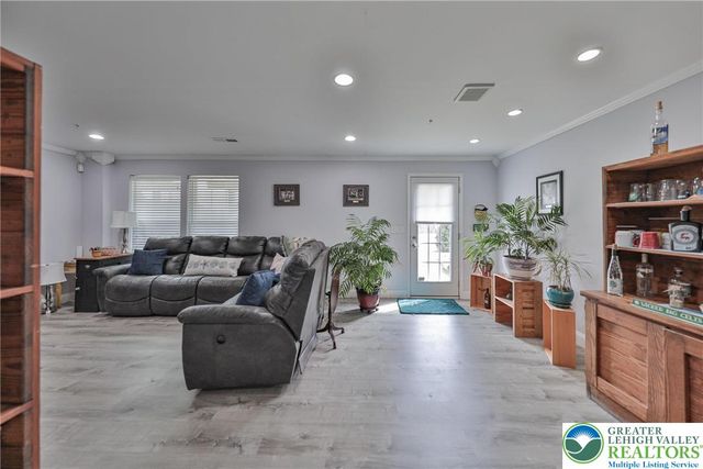 3476 Westminster Way, Upper Nazareth Twp, PA 18064