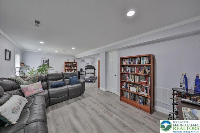 3476 Westminster Way, Upper Nazareth Twp, PA 18064