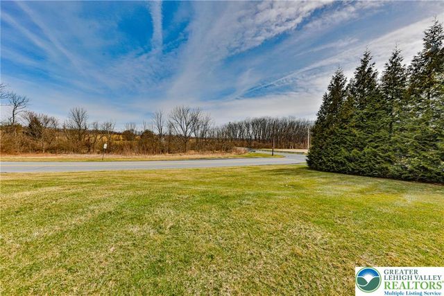 3476 Westminster Way, Upper Nazareth Twp, PA 18064