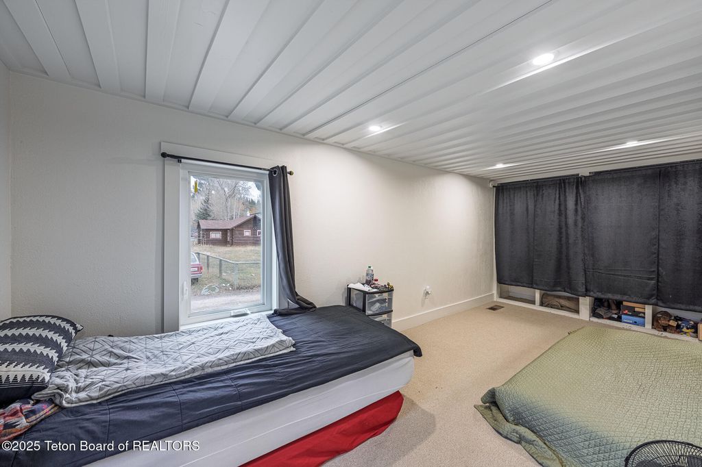 360 E PEARL Avenue, Jackson, WY 83001 photo 15