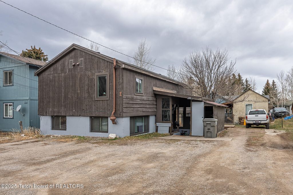 360 E PEARL Avenue, Jackson, WY 83001 photo 23