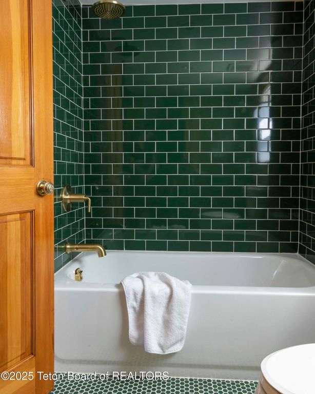 360 E PEARL Avenue, Jackson, WY 83001 photo 3