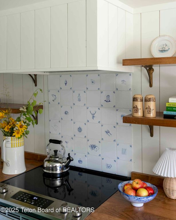 360 E PEARL Avenue, Jackson, WY 83001 photo 4