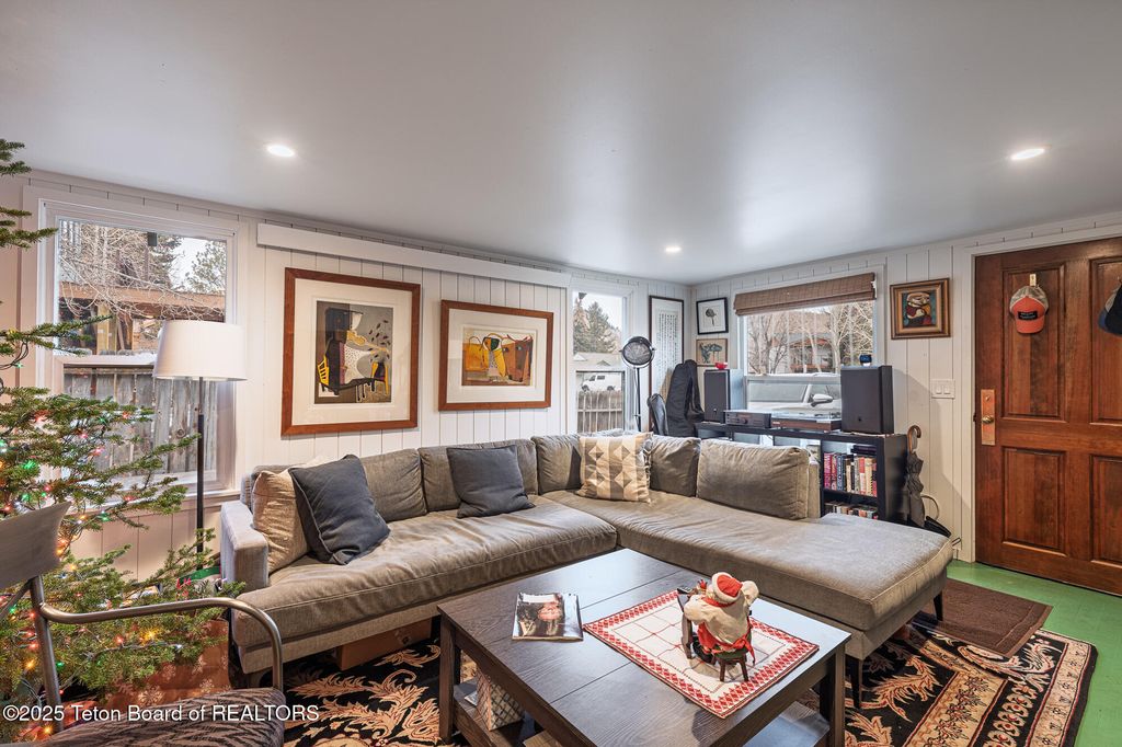 360 E PEARL Avenue, Jackson, WY 83001 photo 7