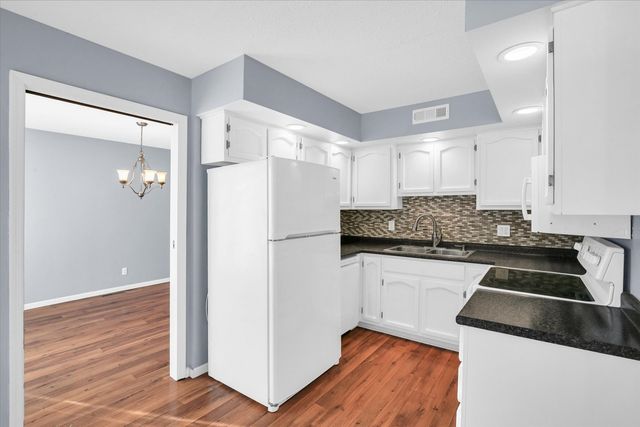 4 Genevieve Lane, Champaign, IL 61822