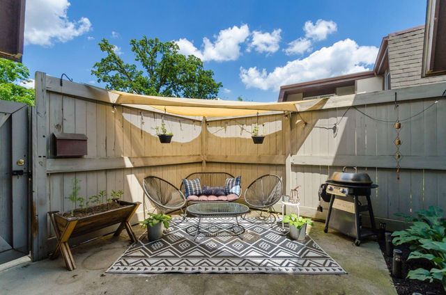 743 Worthington Forest Place, Columbus, OH 43229