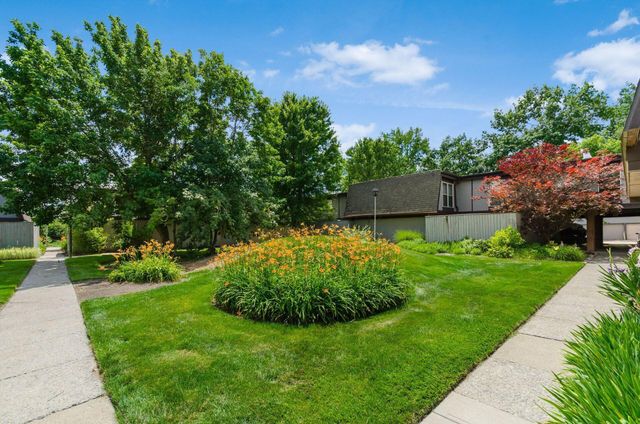 743 Worthington Forest Place, Columbus, OH 43229