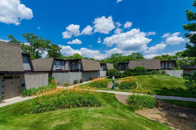 743 Worthington Forest Place, Columbus, OH 43229