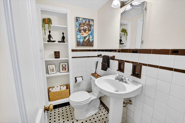 260 Kensington Drive, Madison, WI 53704