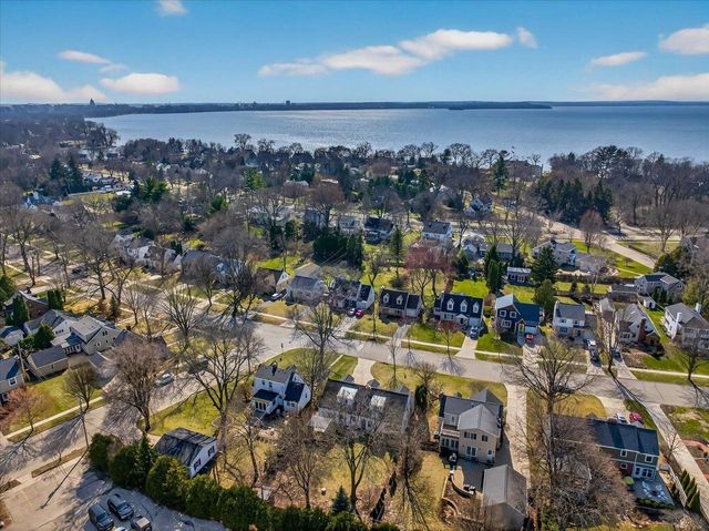 260 Kensington Drive, Madison, WI 53704