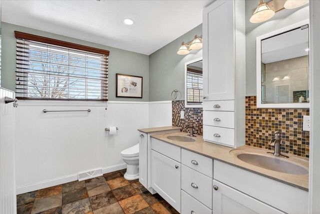 260 Kensington Drive, Madison, WI 53704