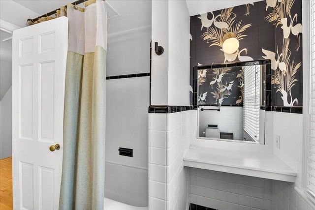 260 Kensington Drive, Madison, WI 53704