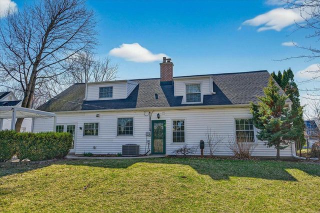 260 Kensington Drive, Madison, WI 53704