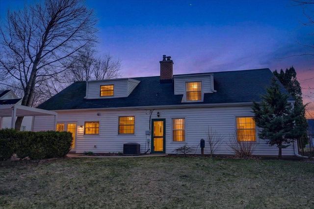 260 Kensington Drive, Madison, WI 53704