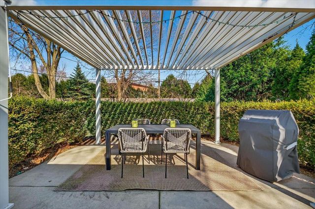 260 Kensington Drive, Madison, WI 53704