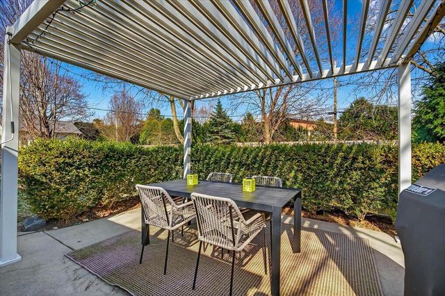 260 Kensington Drive, Madison, WI 53704