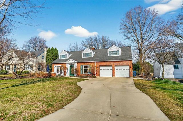 260 Kensington Drive, Madison, WI 53704