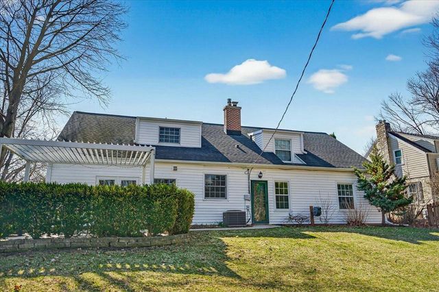 260 Kensington Drive, Madison, WI 53704