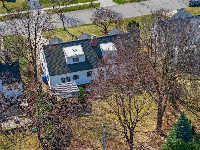 260 Kensington Drive, Madison, WI 53704