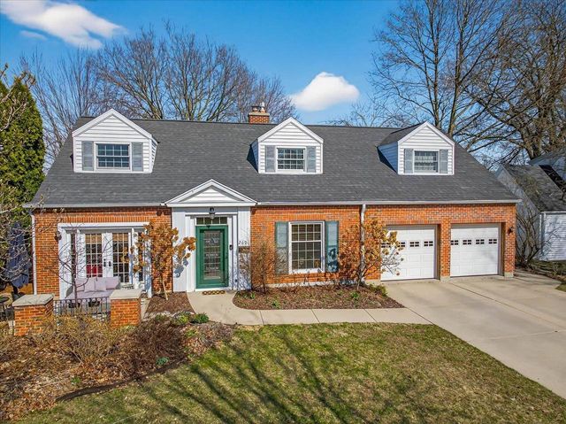 260 Kensington Drive, Madison, WI 53704