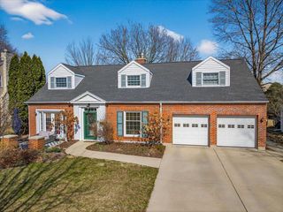 260 Kensington Drive, Madison, WI 53704