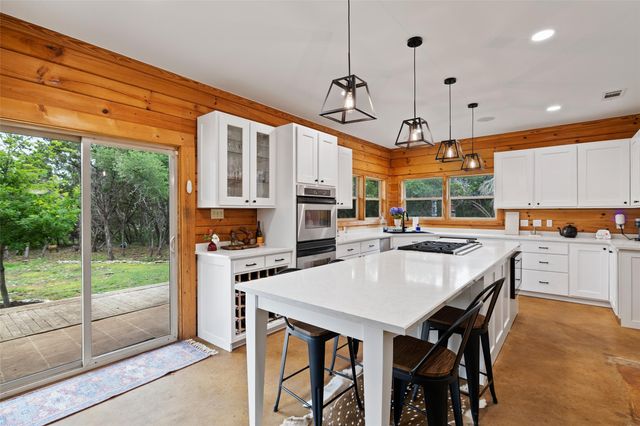 9854 N Weir Loop CIR, Austin, TX 78736