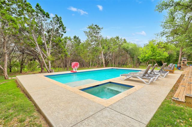 9854 N Weir Loop CIR, Austin, TX 78736