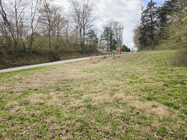 241 Stigall St, Camden, TN 38320
