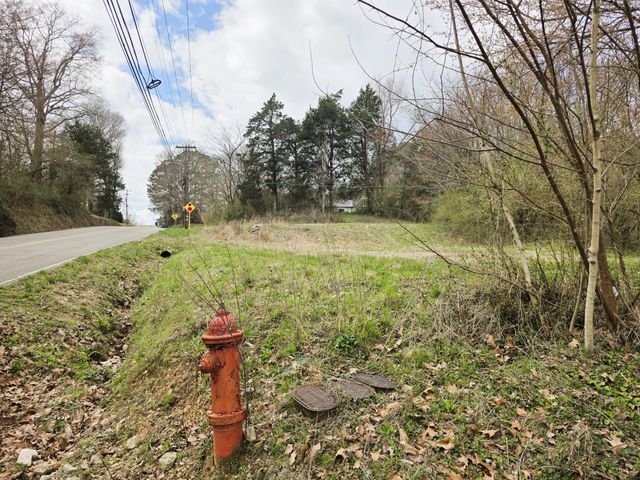 241 Stigall St, Camden, TN 38320