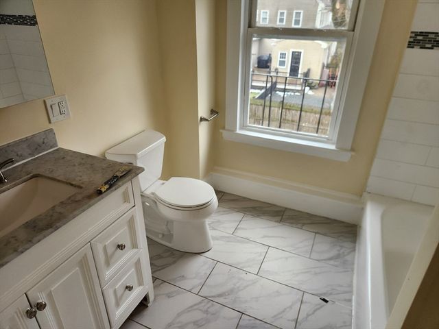 22 Centennial Place 2, Framingham, MA 01701