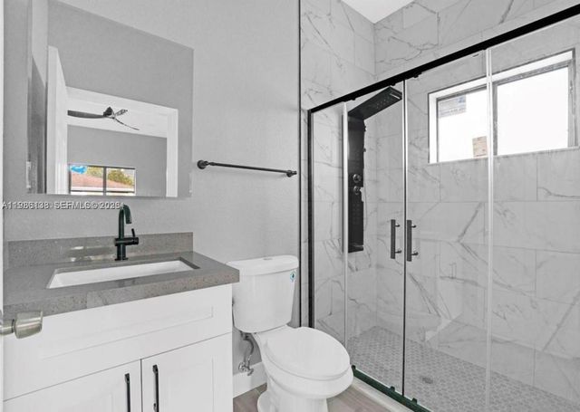 2210 Farragut St, Hollywood, FL 33020