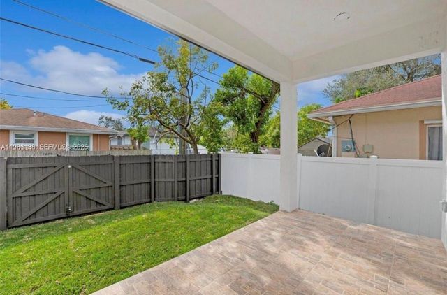 2210 Farragut St, Hollywood, FL 33020