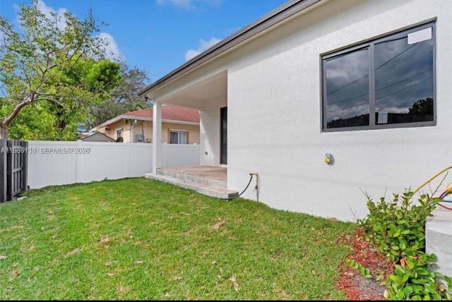 2210 Farragut St, Hollywood, FL 33020