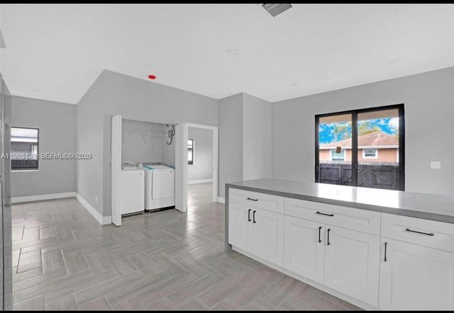 2210 Farragut St, Hollywood, FL 33020