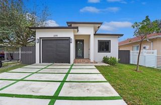 2210 Farragut St, Hollywood, FL 33020