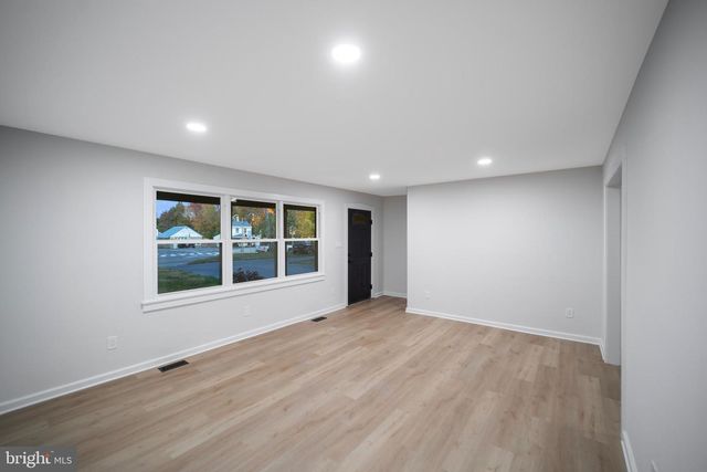 580 MOUNT ROYAL RD, Sewell, NJ 08080