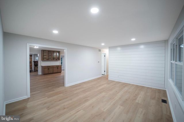 580 MOUNT ROYAL RD, Sewell, NJ 08080