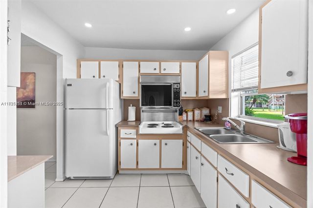 5300 Washington St J115, Hollywood, FL 33021