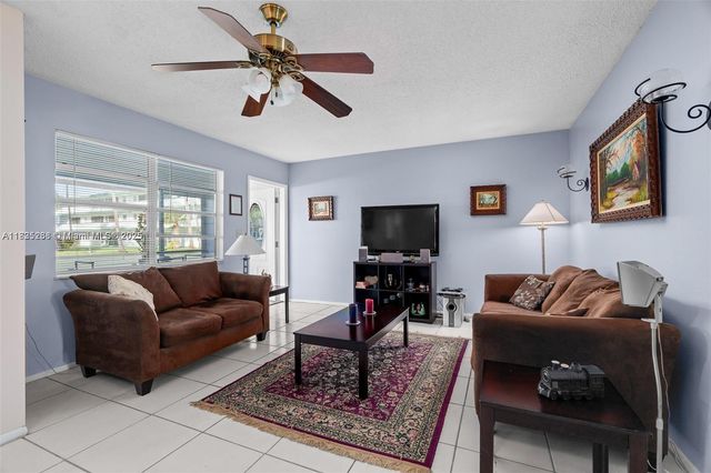 5300 Washington St J115, Hollywood, FL 33021