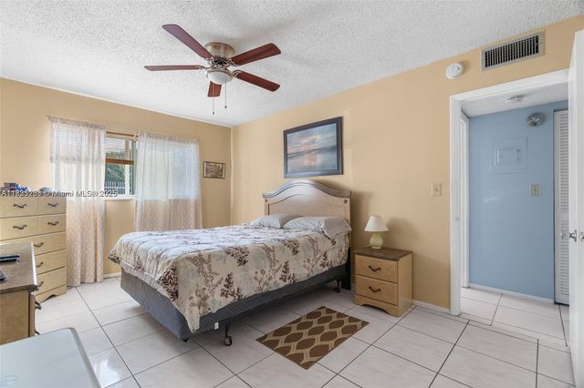 5300 Washington St J115, Hollywood, FL 33021