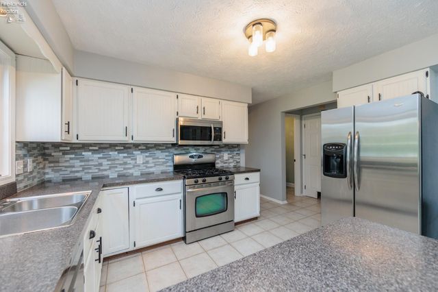 32263 Plumbrook Court, Avon Lake, OH 44012
