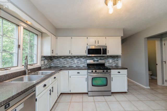 32263 Plumbrook Court, Avon Lake, OH 44012